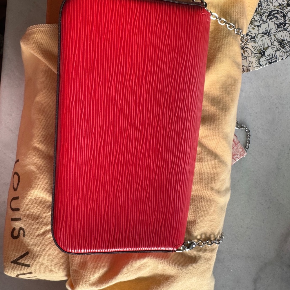 Bags - Picture 7 of 16